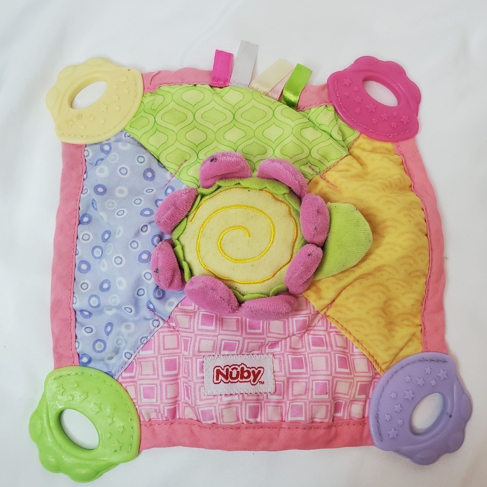 Nuby Teething Blankie. Squeak & Crinkle Teether & Blanket Floral‎